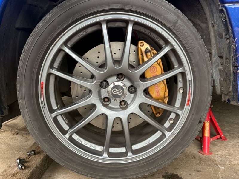 Brembos installed with brand new rotors and pads, 4 of 5