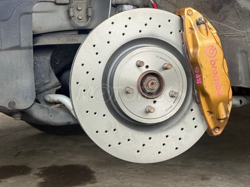 Brembos installed with brand new rotors and pads, 3 of 5